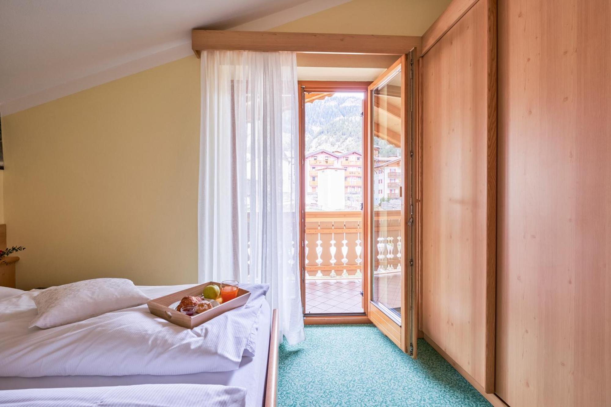 Berg Hotel Latemar Spitze Vigo di Fassa Exteriör bild