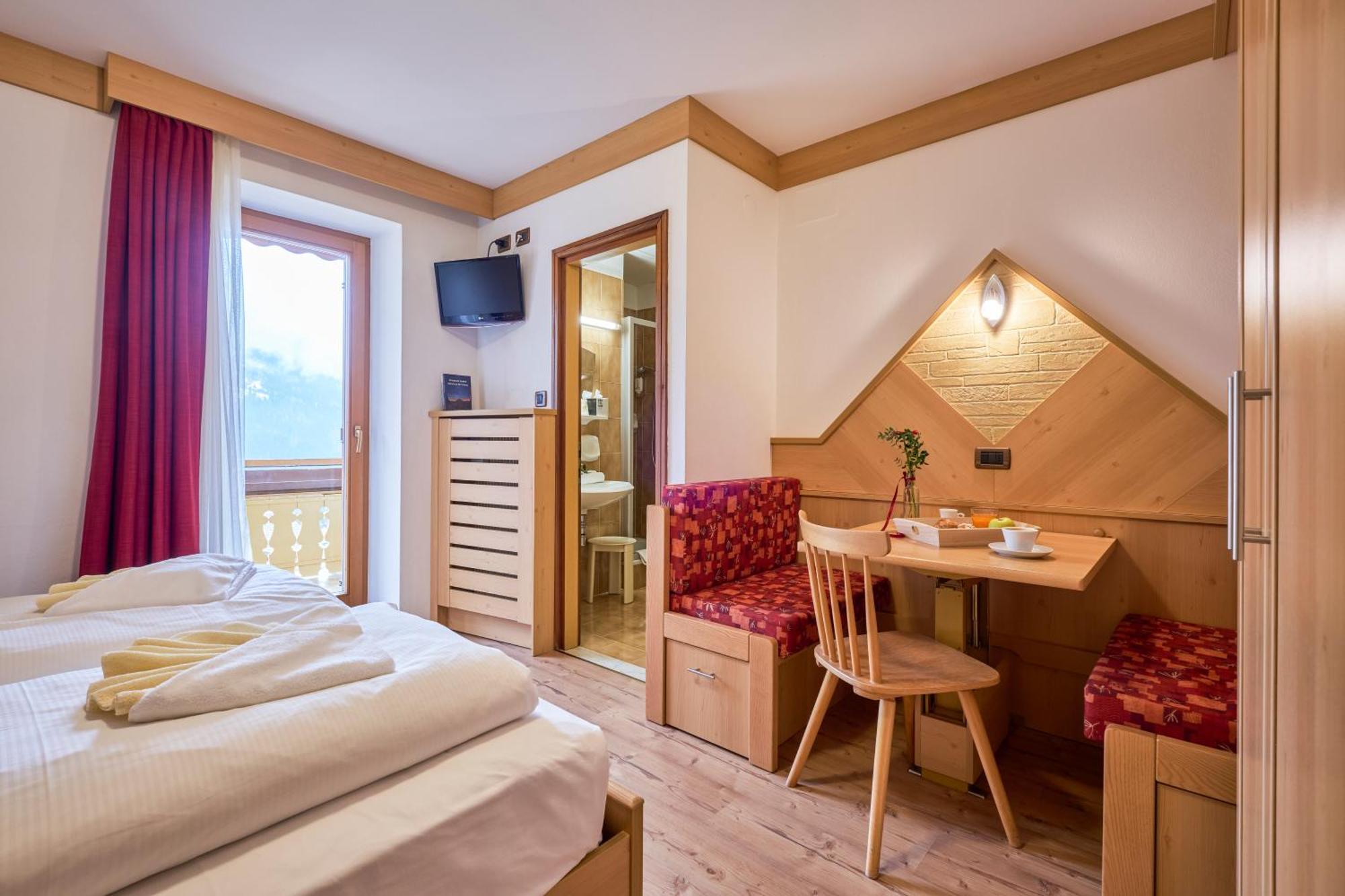 Berg Hotel Latemar Spitze Vigo di Fassa Exteriör bild