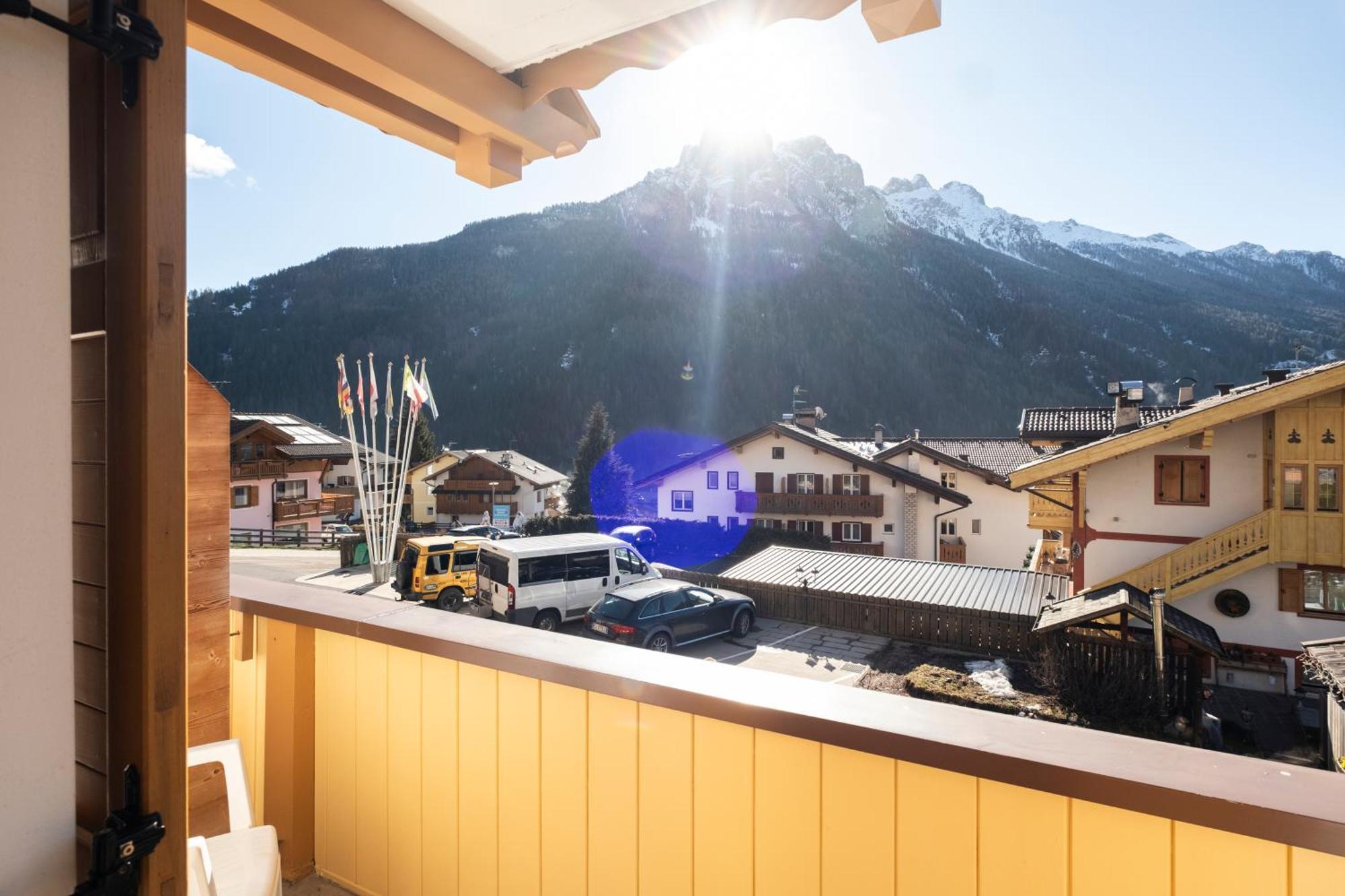 Berg Hotel Latemar Spitze Vigo di Fassa Exteriör bild